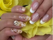 Nail salon Tiary