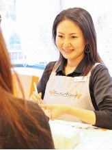 ?イリスト 新井 沙江子