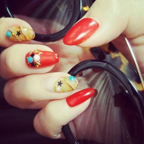 Me nail