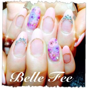 ピンクベージュのフレンチ×パープルの押し花
