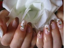 クリアフレンチ×カラフルな小花とラメ