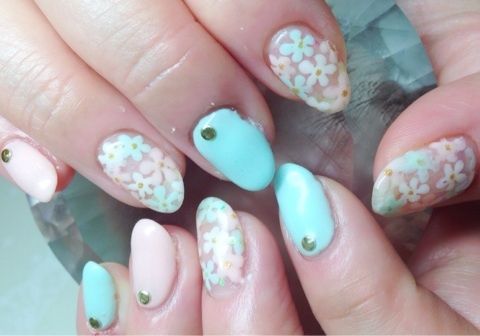 NAIL SALON DRESS
