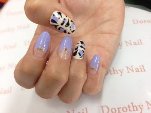 個性派ヒョウ柄ネイル