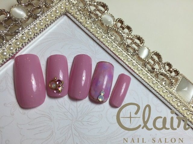 Nail's Clair