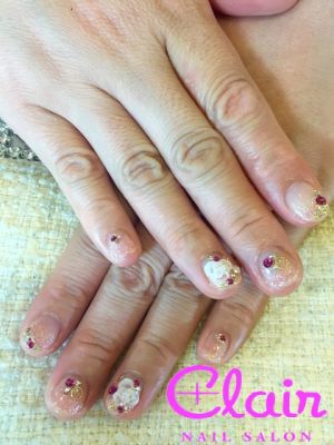 エンボスお花で女子力UPネイル