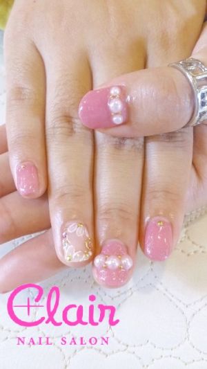 ピンク×フラワー囲みネイル