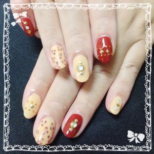 ベージュワインレオパードスタッズネイル☆