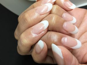フレンチネイル