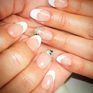 お客様ネイル『フレンチ＆スワロネイル』
