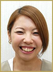 スタッフ　横山 吏沙