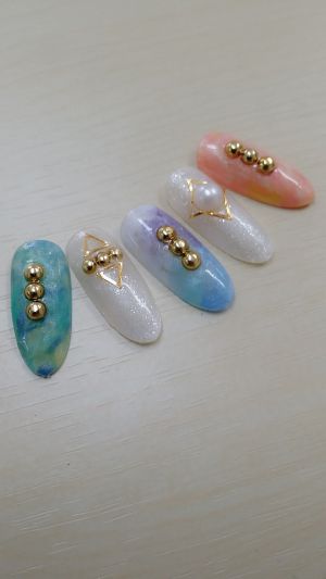 ふんわりマーブルネイル