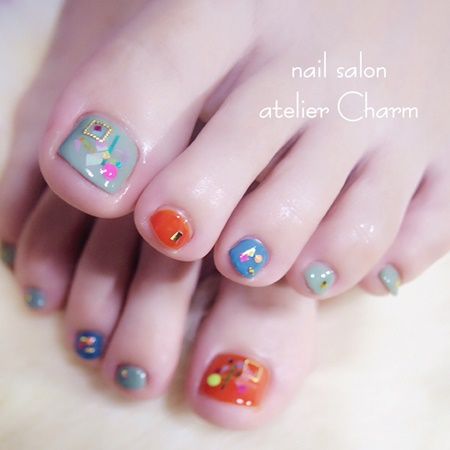 フットジェルもカラフルかわいく