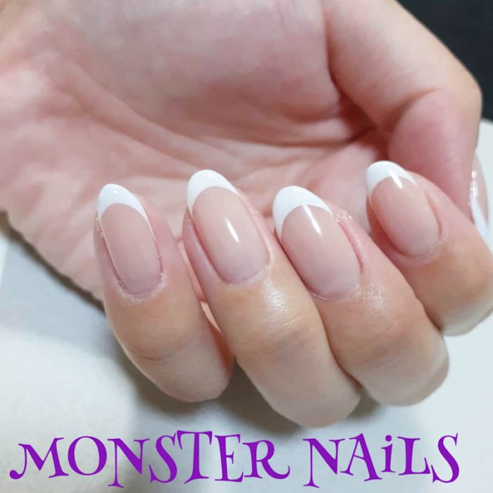 MONSTER NAiLS