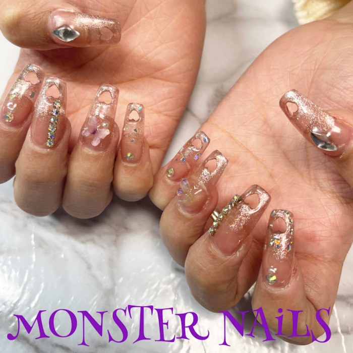MONSTER NAiLS