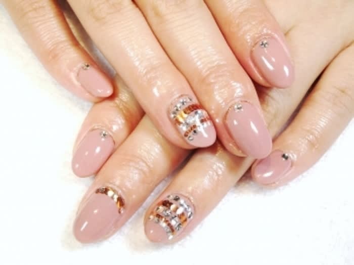 NAIL SALON AMULE