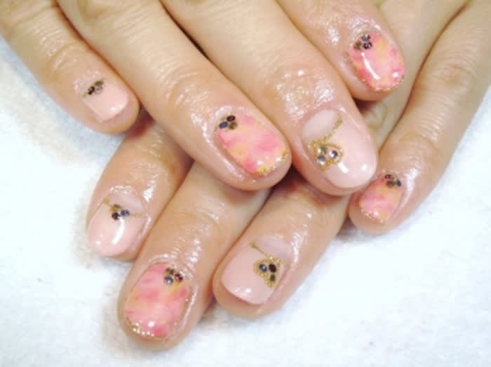 NAIL SALON AMULE