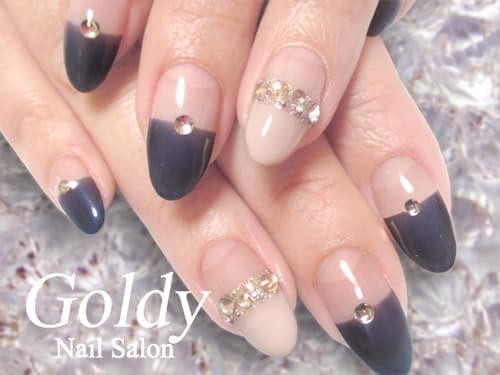 ネイルサロン GOLDY