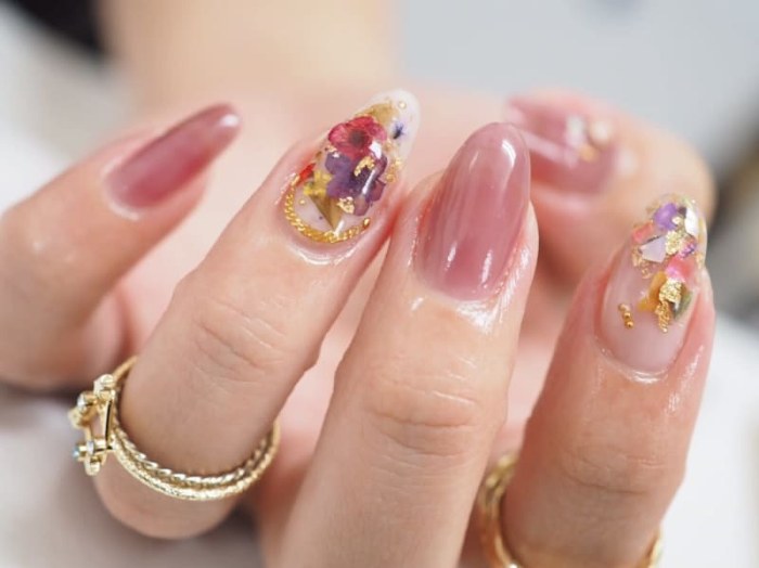 HeaRich-nail