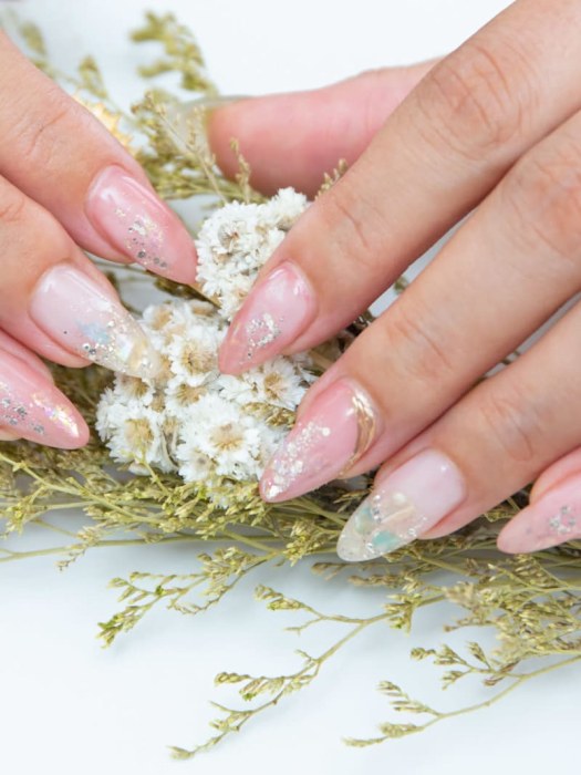 Nail salon CREST