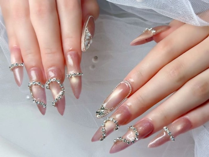 Nailsalon Queen【ネイルサロンクイーン】