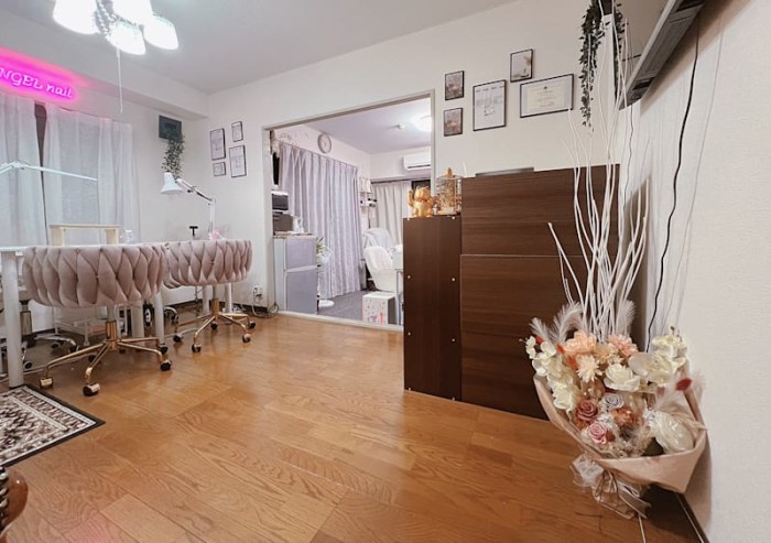 Nail salon. ANGEL