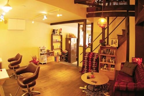 SALOON