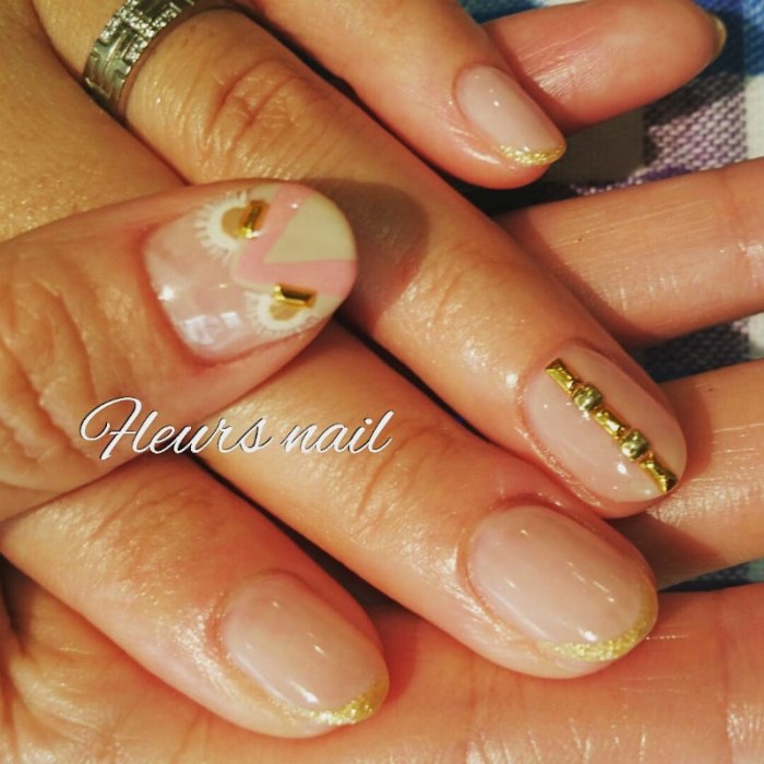 Fleurs Nail
