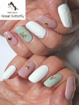 ニットネイル（イニシャルを添えて）