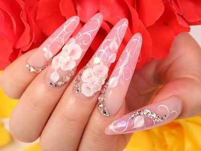 ネイル＆アイラッシュ　アールズシックス西新店