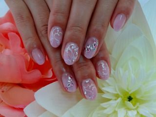 大人かわいいキラッとネイル