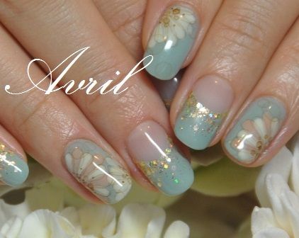 Nail Salon Avril