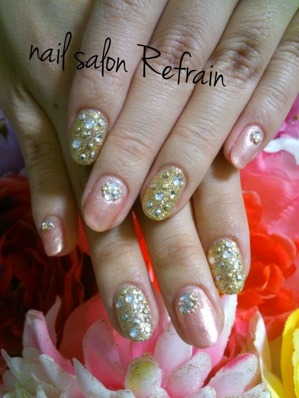 nail salon Refrain