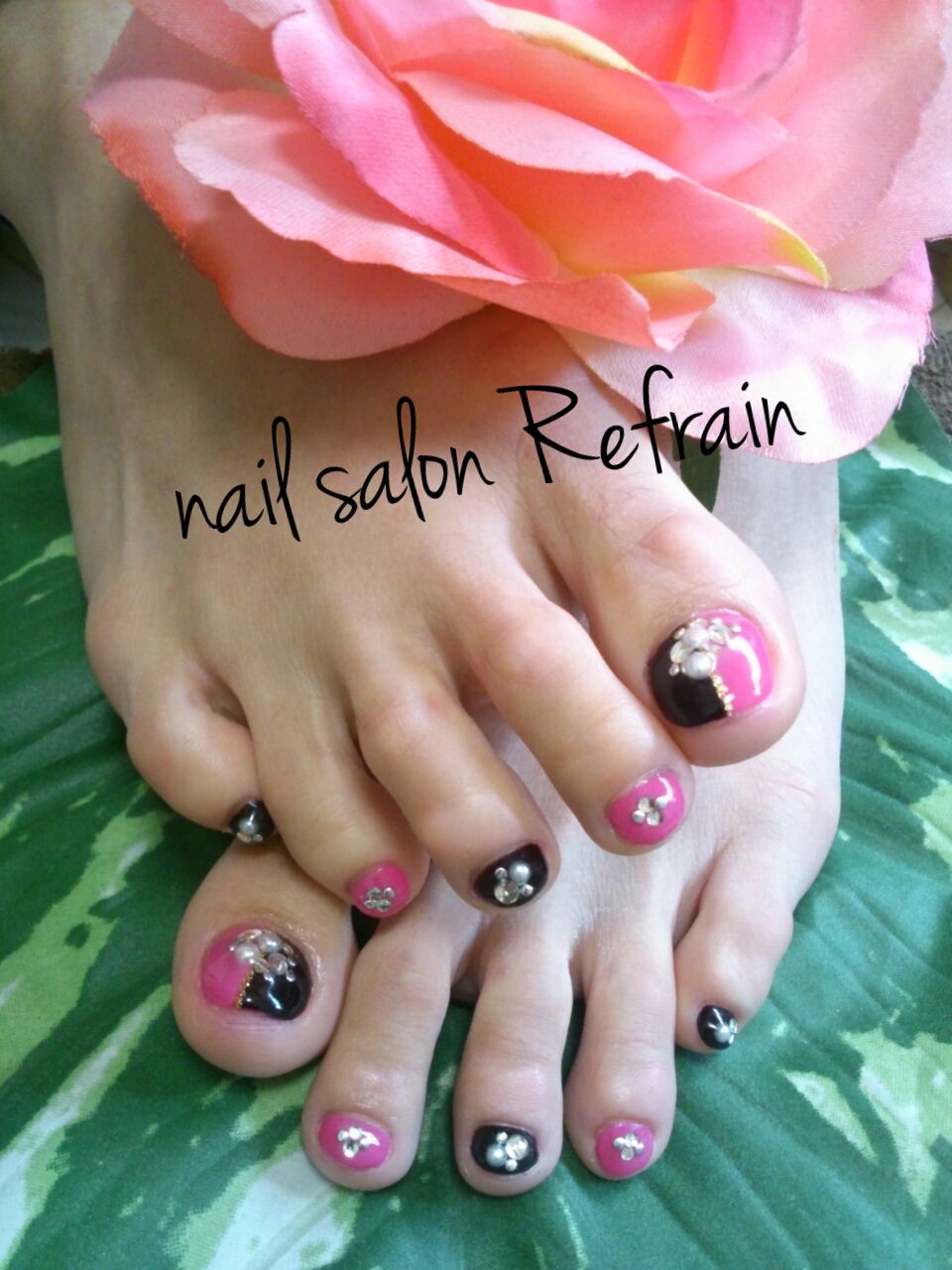 nail salon Refrain