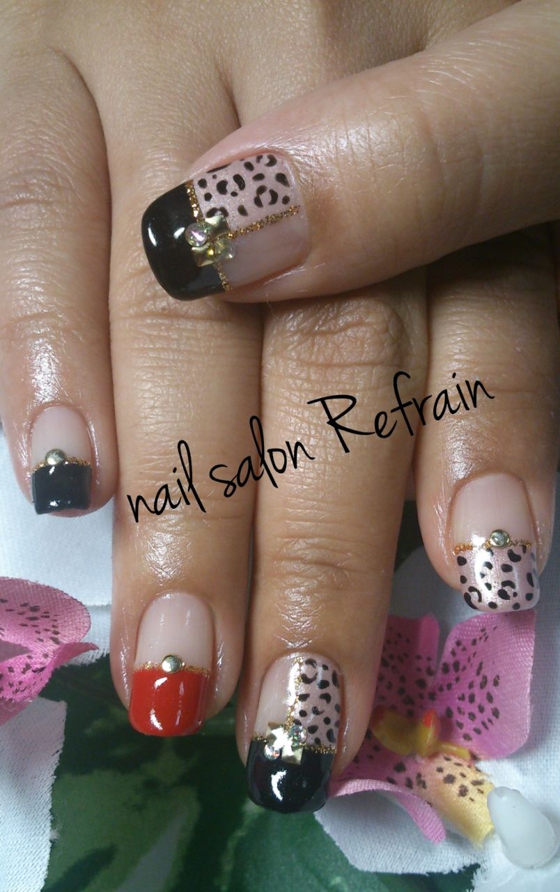 nail salon Refrain