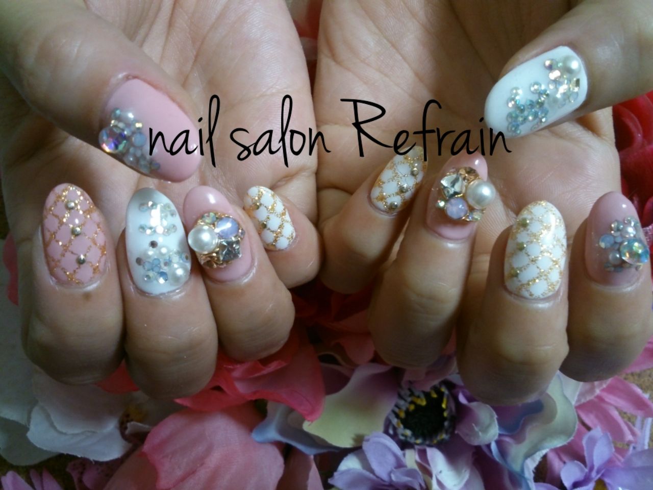 nail salon Refrain