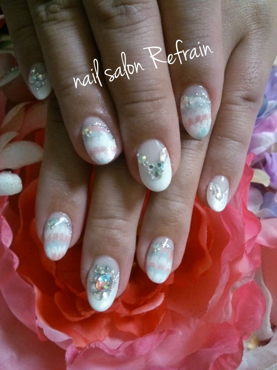 nail salon Refrain