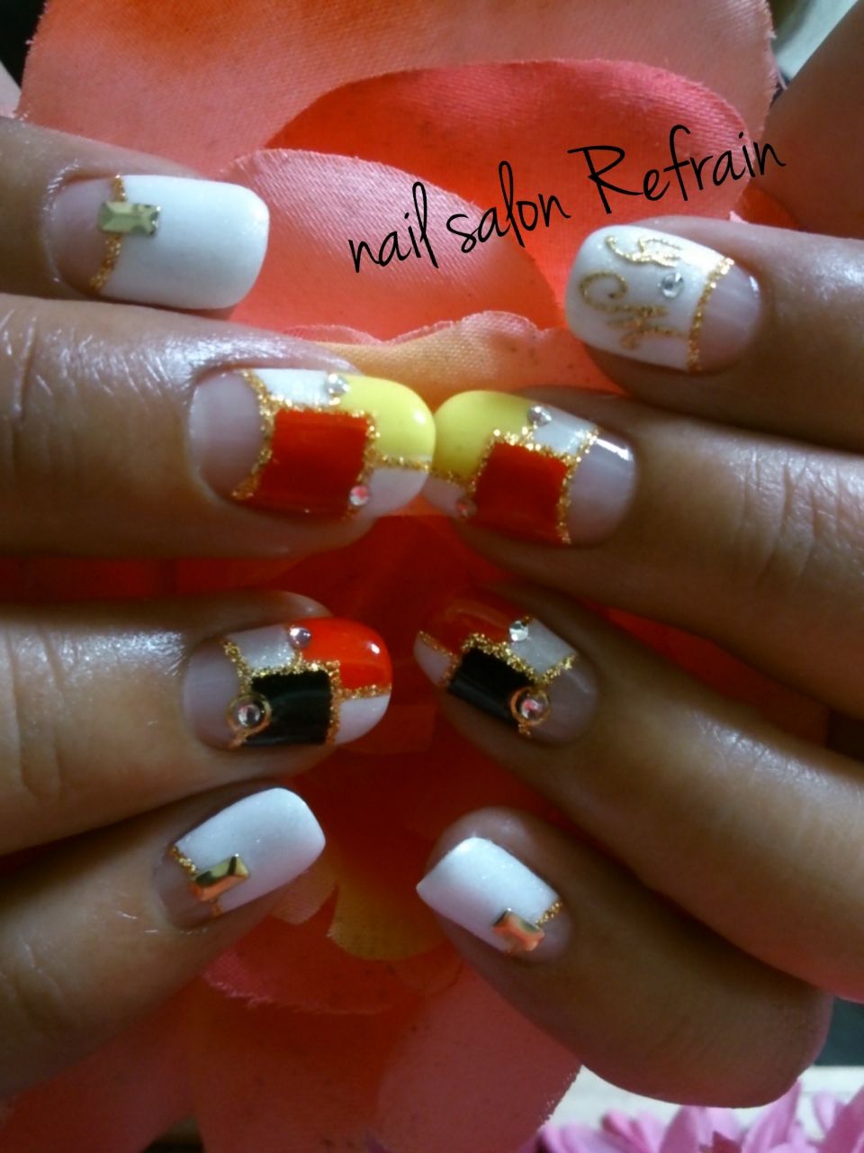 nail salon Refrain