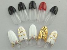 【上】黒フレンチ【下】ゴールド