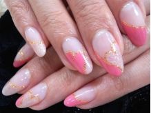 ハートのフレンチ★シンプルなのでお仕事OKネイルです！