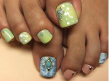 ¥8,423