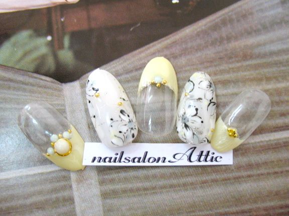 nail salon Attic