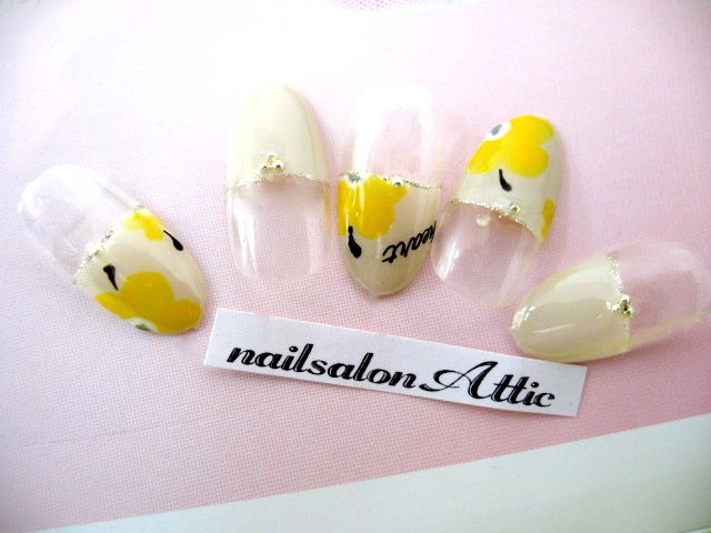 nail salon Attic