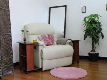 nail salon Attic